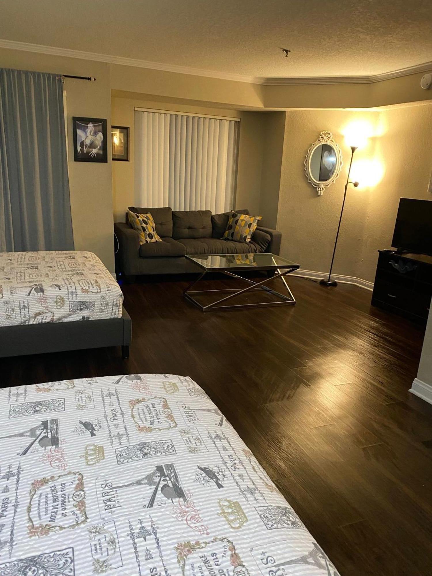 Hollywood Loft Spacious With 2 Beds And Parking 로스앤젤레스 외부 사진